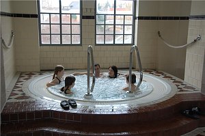 Pool-Party im Badehaus.NNZ-City Scout on Tour