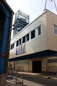 Neue Seilfahrtsbr&uuml;cke wird montiert