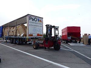 Gefahrgut soll umgeladen und gesichert werden