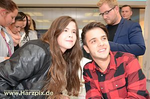 Luca H&auml;nni in der Marktpassage