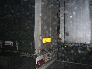Planen aufgeschlitzt