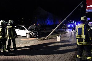Stra&szlig;enlaterne angefahren