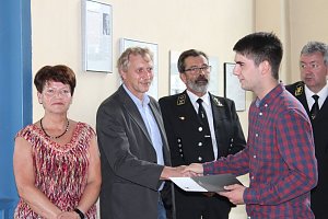 Bergbautechnologen beenden Ausbildung