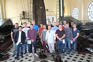 Bergbautechnologen beenden Ausbildung