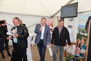 Mit Festakt schiefer Turm als gerettet gefeiert