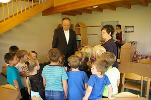 Bischof im Kindergarten Beuren