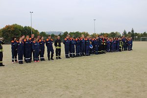 Leistungsspange von jungen Feuerwehrleuten erk&auml;mpft