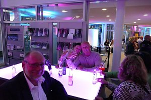 Afterwork-Party im Opel-Autohaus