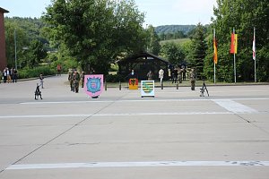 Einheiten der Bundeswehr verabschiedet