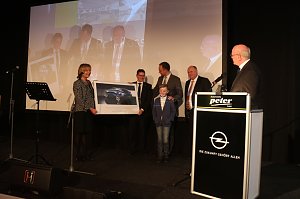 Er&ouml;ffnung des Opel-Autohauses