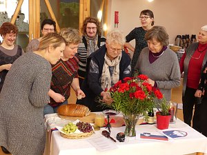 frisches Brot, K&uuml;rbiskern&ouml;l und Meersalz - einfach und k&ouml;stlich