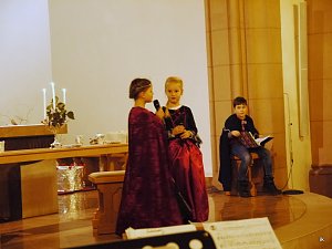 Elisabeth-Spiel in der Kirche