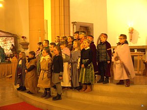 Elisabeth-Spiel in der Kirche