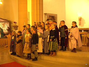 Elisabeth-Spiel in der Kirche