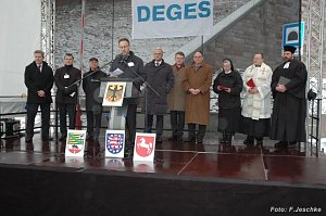 &Uuml;bergeben