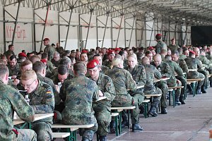 Soldaten aus vier Standorten