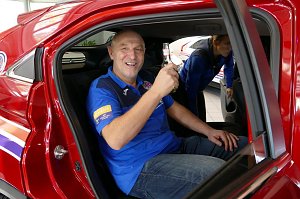 Autos an THC-M&auml;dels &uuml;bergeben