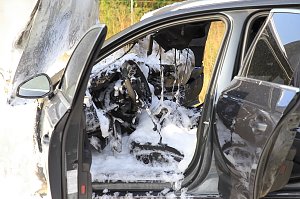 Autobrand auf Autobahn