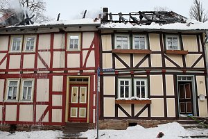 Dachstuhlbrand griff auf Nachbarh&auml;user &uuml;ber