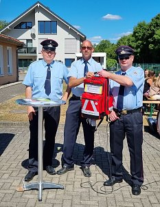 &Uuml;bergabe des Erste-Hilfe-Rucksacks