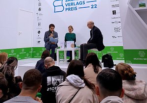 Bibliotheksteam auf der Buchmesse