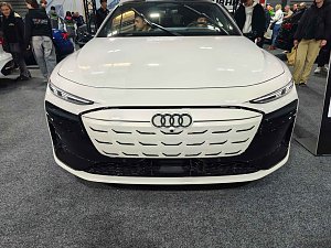 Peter Blei unterwegs auf der Automesse Erfurt