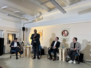 Wahlpodium mit Fragen der regionalen Wirtschaft