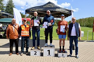 Stolze Sieger der 44. Harzquerung auf dem Treppchen