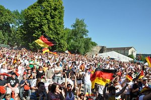 Public Viewing auf den Petersberg