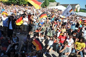 Public Viewing auf den Petersberg