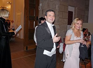 Schlossball er&ouml;ffnet