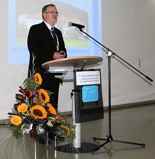 Bild: Prof. Beckmann beim 17. Kolloquium