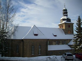 Geisleder Kirche im Winterkleid (Foto: Pfarrer Haase)