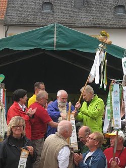 &Uuml;berreichung Th&uuml;ringer Wanderschuh (Foto: HVE)