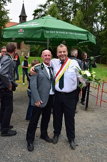 Alter und neuer Sch&uuml;tzenk&ouml;nig (Foto: Sch&uuml;tzengesellschaft)