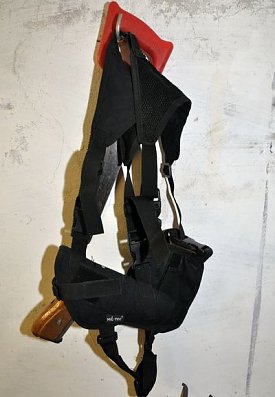 Bild: Waffen gefunden