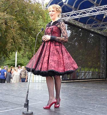 D&eacute;sir&eacute;e Brodka, die in Der Zarewitsch die Sonja singt, beim Theaterfest (Foto: Bernd Illhardt)