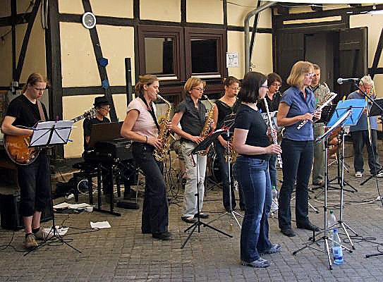 Hensen Bigband (Leipzig) kommt (Foto: Kunsthof Friedrichsrode) Hensen Bigband (Leipzig) kommt (Foto: Kunsthof Friedrichsrode)