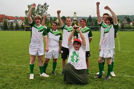 Der Ball rollte (Foto: Herbert Gruhne) Der Ball rollte (Foto: Herbert Gruhne)