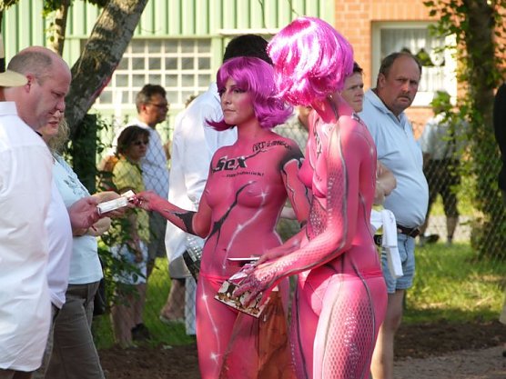 Umzug in Sundhausen (Foto: nnz) Umzug in Sundhausen (Foto: nnz)