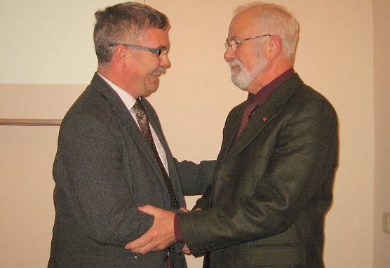 Glückwünsche für Hans-Gerd Adler (Foto: Elke Sagorski) Glückwünsche für Hans-Gerd Adler (Foto: Elke Sagorski)