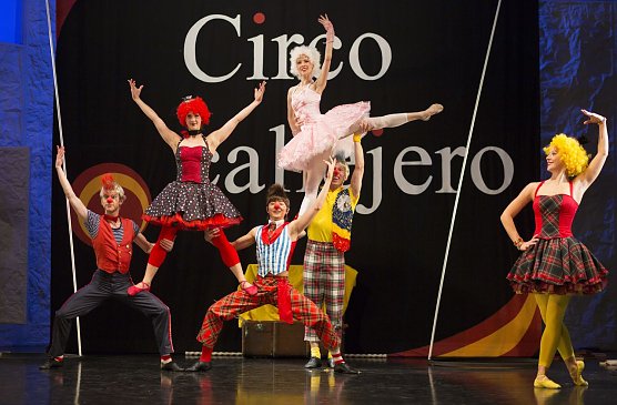 Ausschnitt aus dem Ballett (Foto: Tilmann Graner) Ausschnitt aus dem Ballett (Foto: Tilmann Graner)