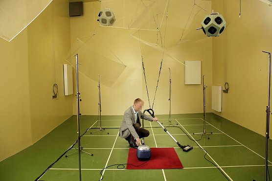 Staubsauger im Test (Foto: Stiftung Warentest) Staubsauger im Test (Foto: Stiftung Warentest)