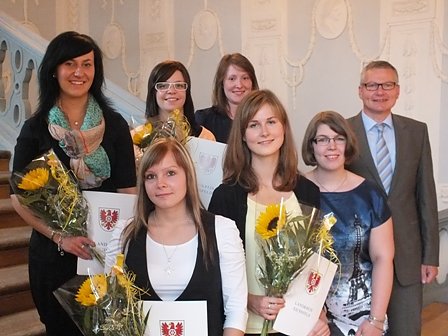 Die neuen Verwaltungsfachangestellten (Foto: Philip Bode)