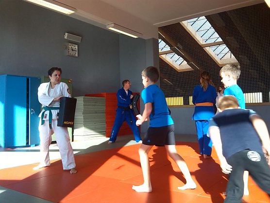 Schwimmer beim JuJutsu (Foto: Katrin Dölle) Schwimmer beim JuJutsu (Foto: Katrin Dölle)