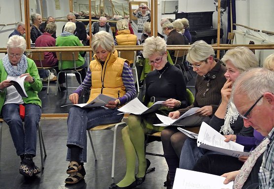 Neues St&uuml;ck wird probiert (Foto: Elsa Rumpf)