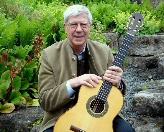 Der singende Pfarrer (Foto: Pfarrei Gersfeld)