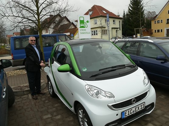 Stromtanksäule (Foto: Ilka Kühn) Stromtanksäule (Foto: Ilka Kühn)