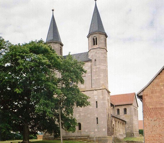 Sp&auml;tromanische Pfeilerbasilika in M&uuml;nchenlohra (Foto: Archiv Rasemann)