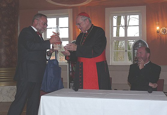 Kardinal Meisner in Sondershausen (Foto: Karl-Heinz Herrmann) Kardinal Meisner in Sondershausen (Foto: Karl-Heinz Herrmann)